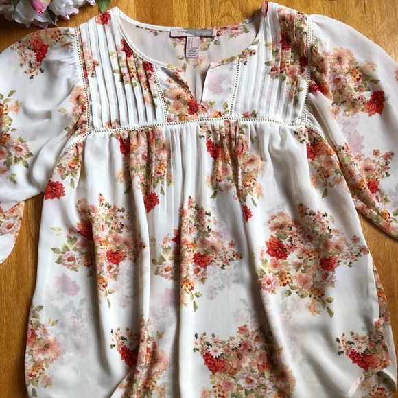 Forever 21 Tops - Forever 21 floral blouse